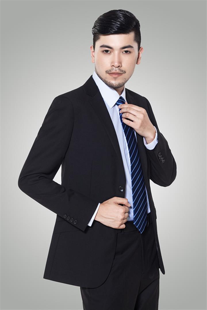 向辉 品牌视觉系统总监